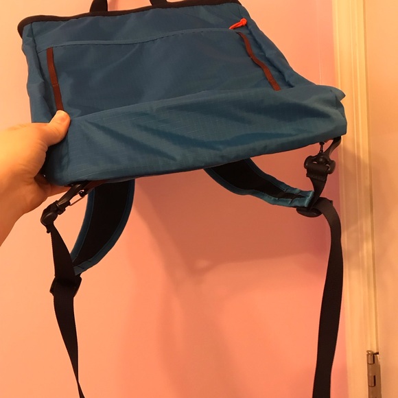 Cotopaxi Todo 16L Convertable Tote backpack - Cara Dia 16L in Saltwater Blue - Picture 3 of 9